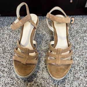 Ugg Callia wedges in suede brown